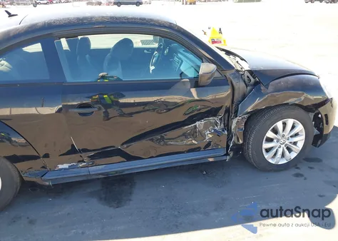 2015 Volkswagen Beetle 1.8T Fleet Edition z USA, uszkodzony, nr VIN 3VWF17AT2FM643428